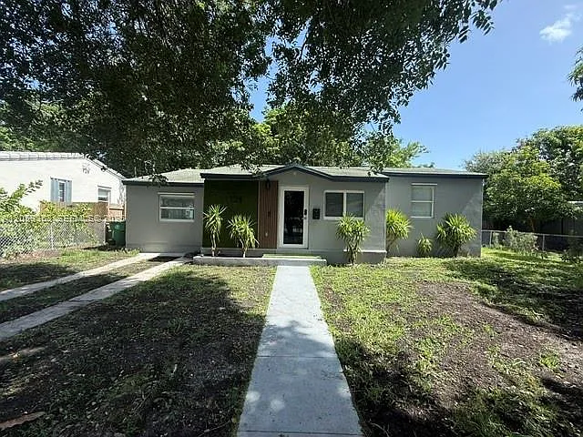 1121 NW 56th St — Photo 1