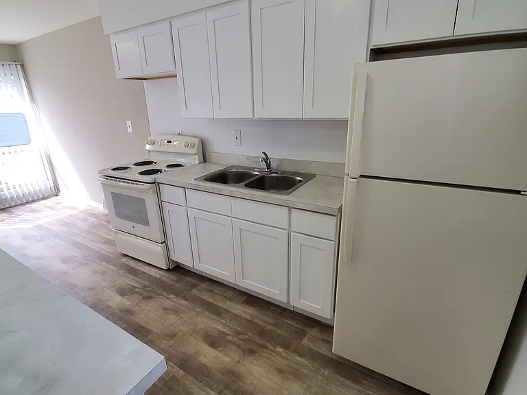 Eton Square Apartments and Townhomes — Photo 105