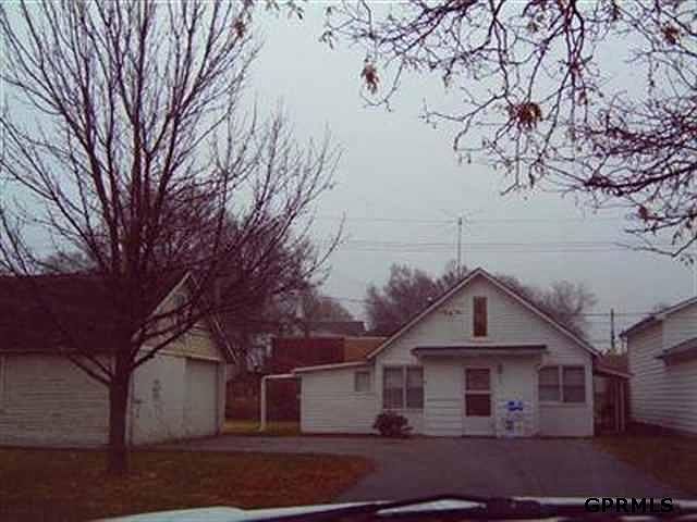 1st image of 221 Greely St