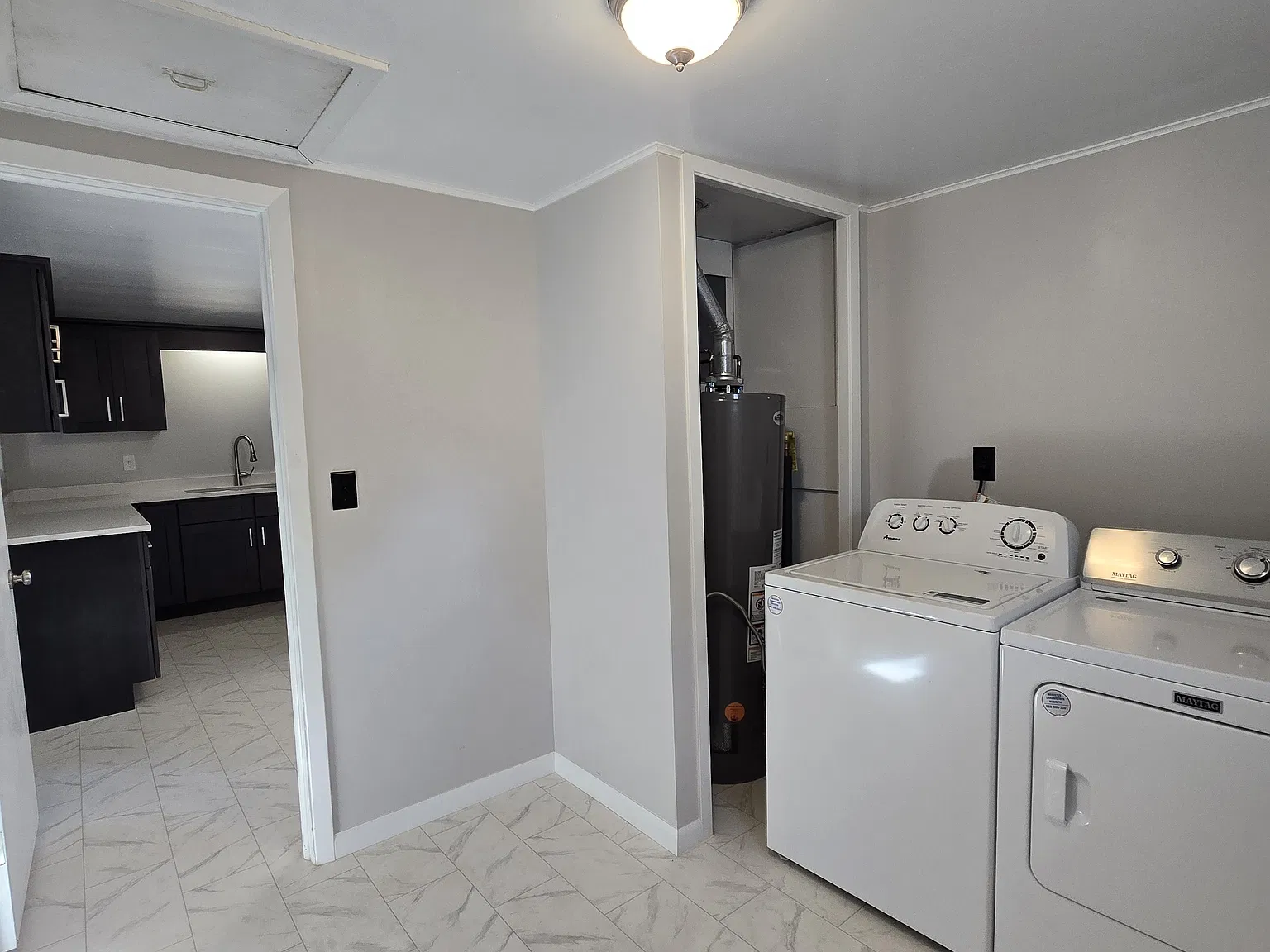 3 bed, 924 sqft, $1,700 — Photo 4