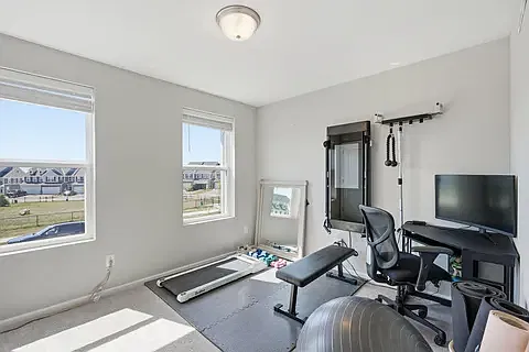 3 bed, 1858 sqft, $2,700 — Photo 2