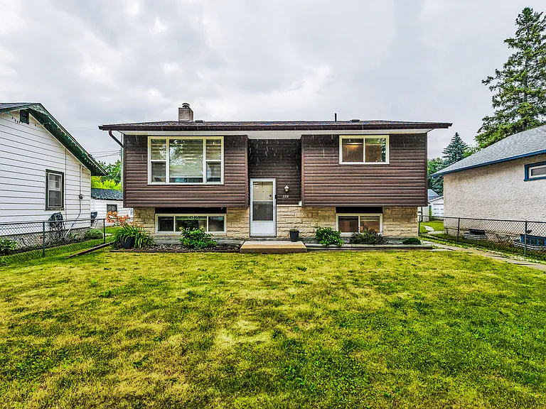239 Oakview Ave — Photo 21