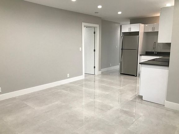 kitchen unit 11