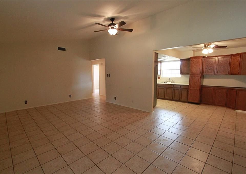 1st image of 209 Fawnfield Dr