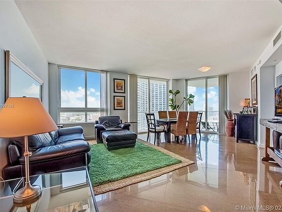 3rd image of 1900 N Bayshore Dr APT 2112