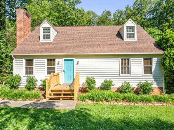 409 Jefferson Woods Dr, Forest, VA 24551