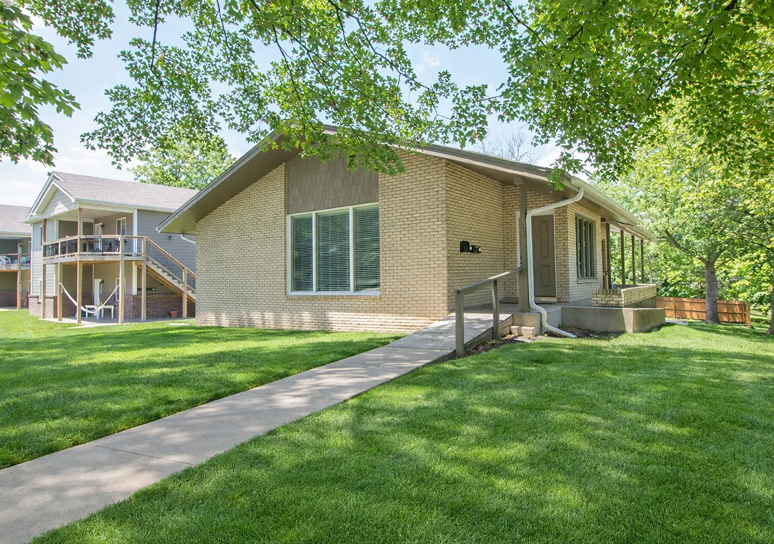1415 Paris Rd — Photo 1