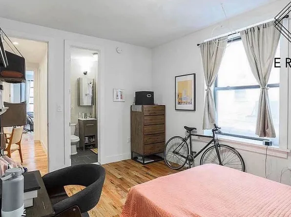 11 Maple Street image 3 of 6