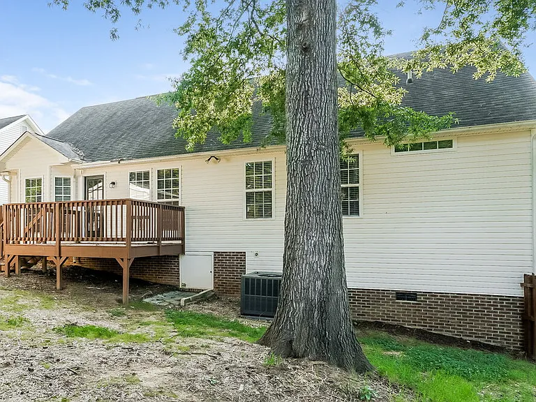 203 Zircon Ln — Photo 16