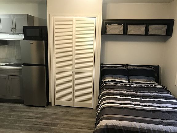 2nd image of 37 Arion Pl APT 1