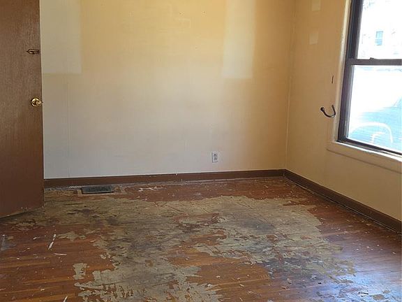 5th image of 3224 Rex Ave