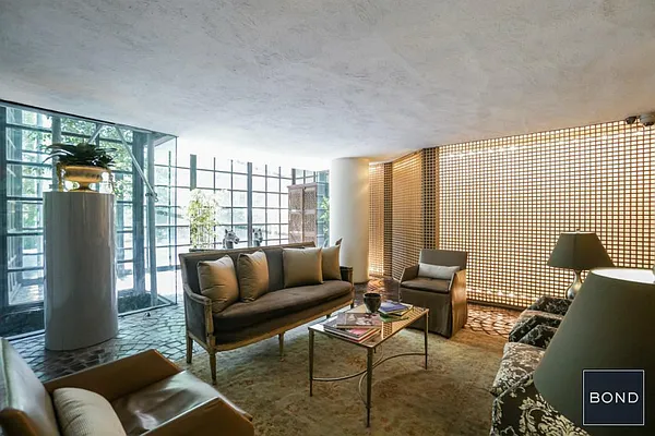 Rented by Bond New York | media 56