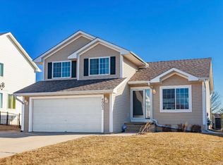 4003 122nd St, Urbandale, IA 50323