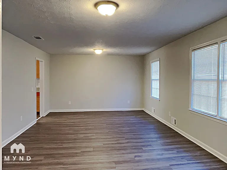 5445 Mill Valley Dr — Photo 4