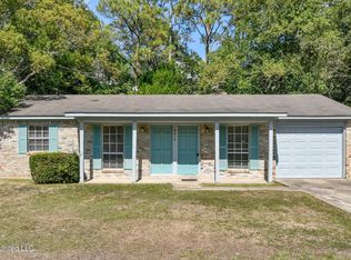 2018 Woodbury Rd, Gautier, MS 39553
