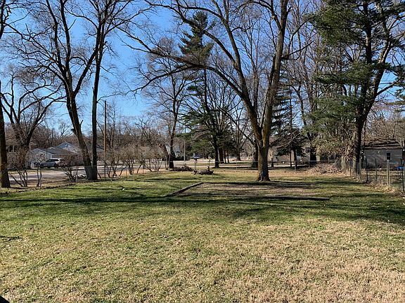 4th image of 413 Rose Park Dr