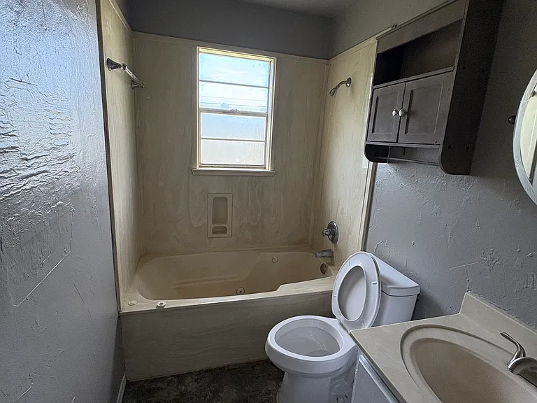 5001 Westway Trl — Photo 8