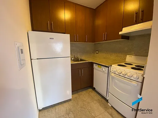 Rented by FirstService Realty (legacy) | media 8