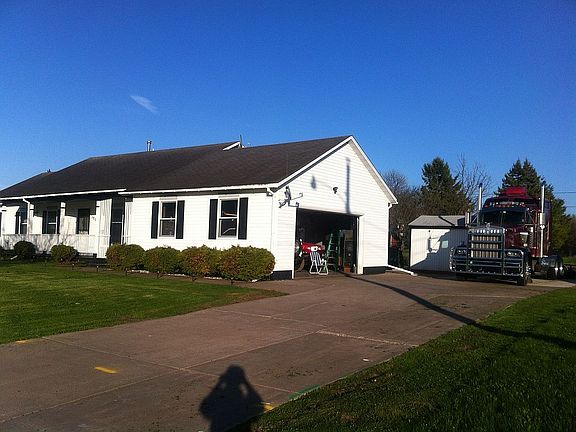 2nd image of 1600 4th St E