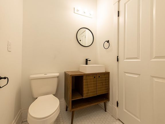 2nd image of 1733 Elm St #1C