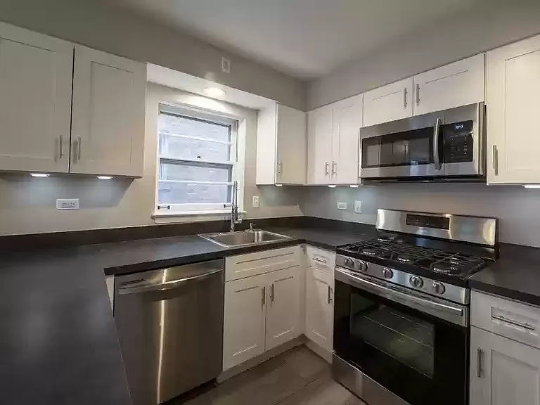 6515 W Higgins Ave #2 — Photo 2