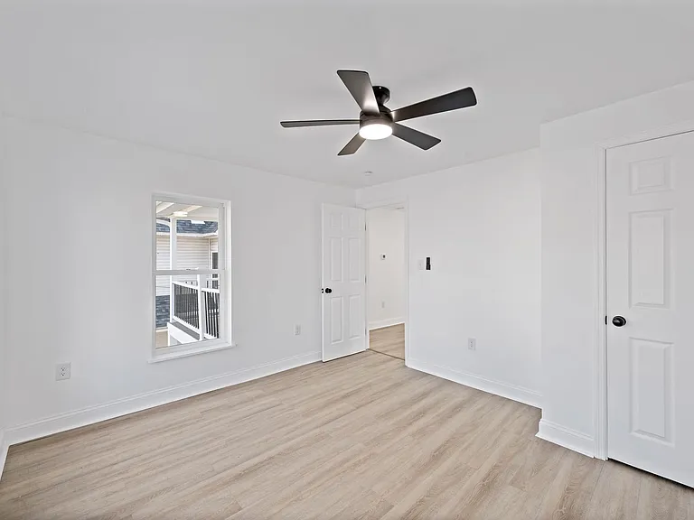 364 S 3rd St — Photo 18