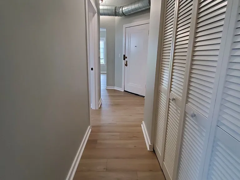 2064 W Hutchinson St #3 — Photo 10