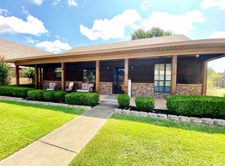 303 Kimball Cir, Wake Village, TX 75501