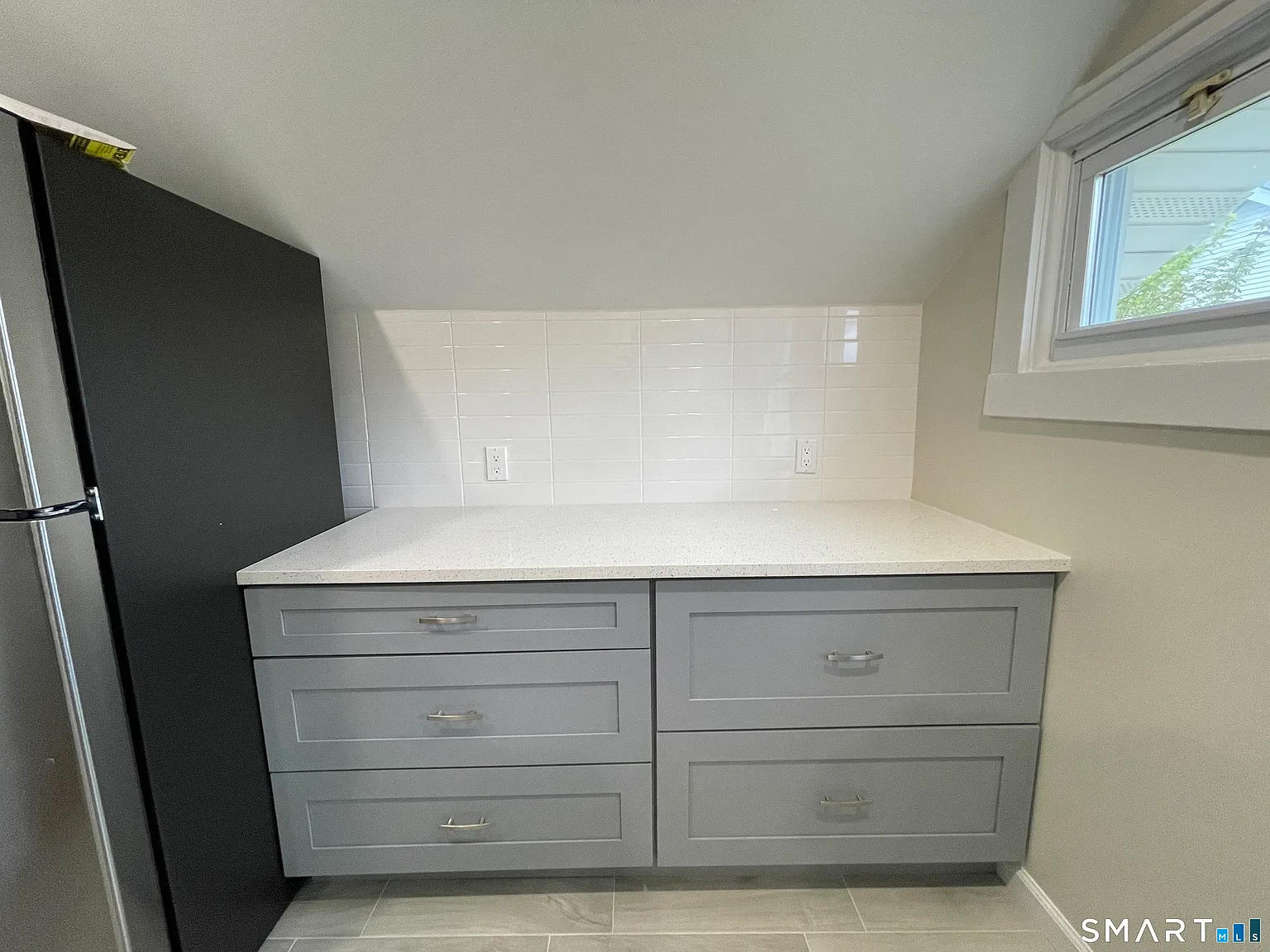 3 bed, 1.0 bath, 2027 sqft, $2,850 — Photo 3