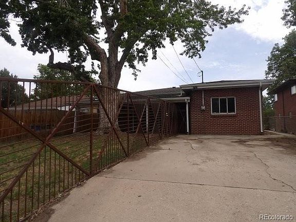 3rd image of 3015 Quebec Street