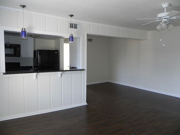 2nd image of 2808 Throckmorton St APT 208