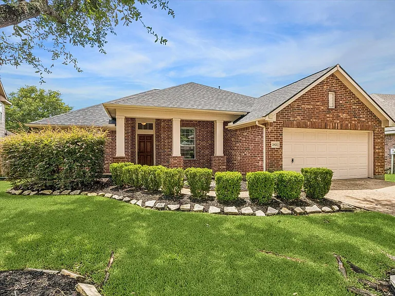 2821 Chinaberry Park Ln — Photo 6