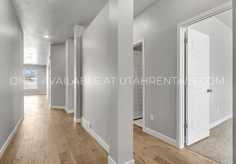 4922 W Northwood Ln — Photo 7