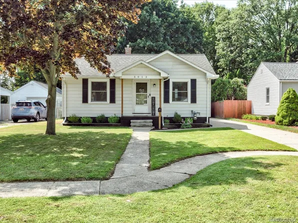 3013 Cooper Ave, Port Huron, MI 48060