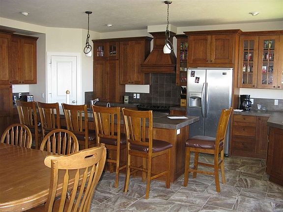3rd image of 1220 Fawn Cir