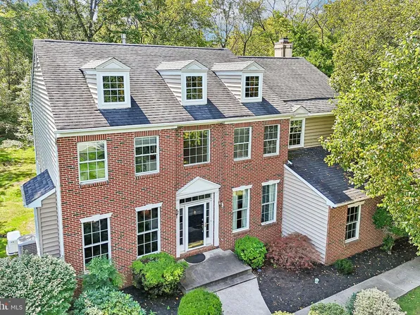 10 Bridle Ln, Collegeville, PA 19426