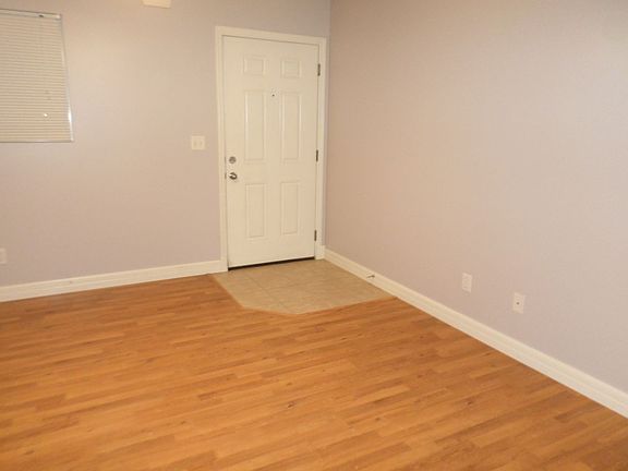 4th image of 510 Humboldt St APT 8
