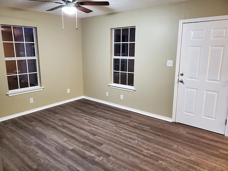 1208 Carolina St — Photo 5