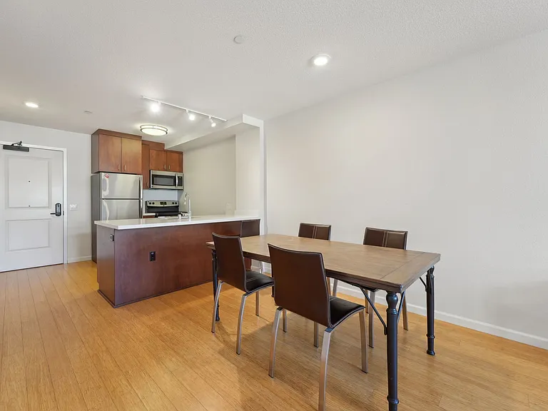 Addison Arts Apartments — Photo 84