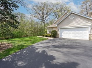 946 Treeline Ct, Lockport, IL 60441