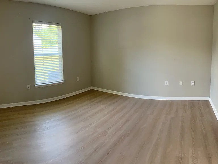 1920 Crest Hollow Dr #101 — Photo 5
