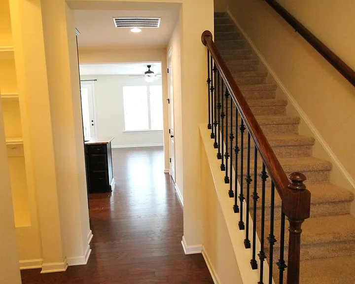 1044 Archibald Ave — Photo 2