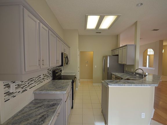 4th image of 984 N Chapeltown Cir
