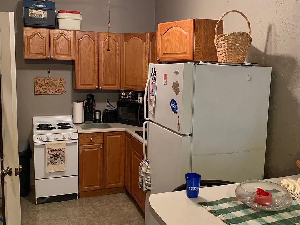 2nd image of 813 N 2nd St APT A