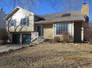 137 N Chambery Dr, Olathe, KS 66061