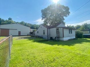 114 Fairview Dr, Saint Albans, WV 25177