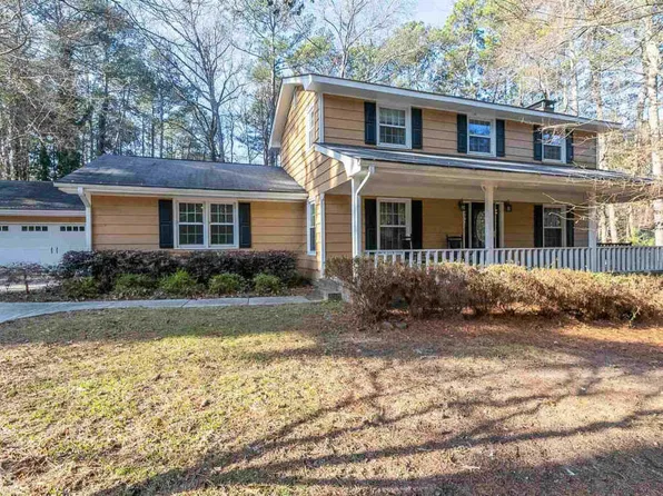 2201 Valley Creek Cir, Snellville, GA 30078