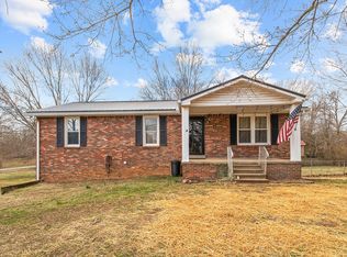 1207 Old Charlotte Rd, White Bluff, TN 37187