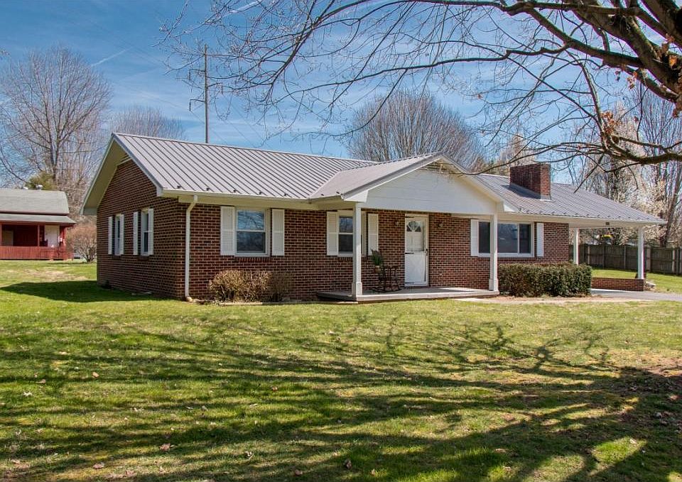 1st image of 1016 Canterbury Ln