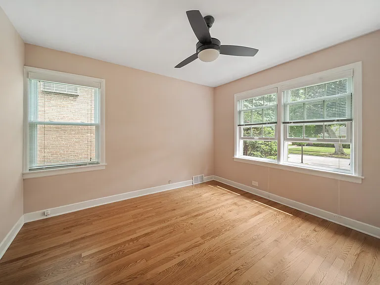 5320 Suffield Ct — Photo 11
